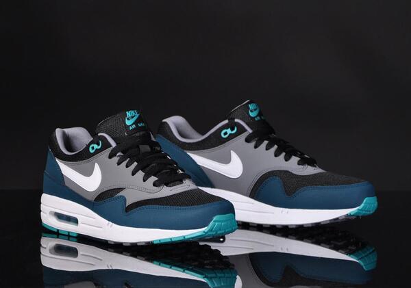 nike-air-max-1-essential-